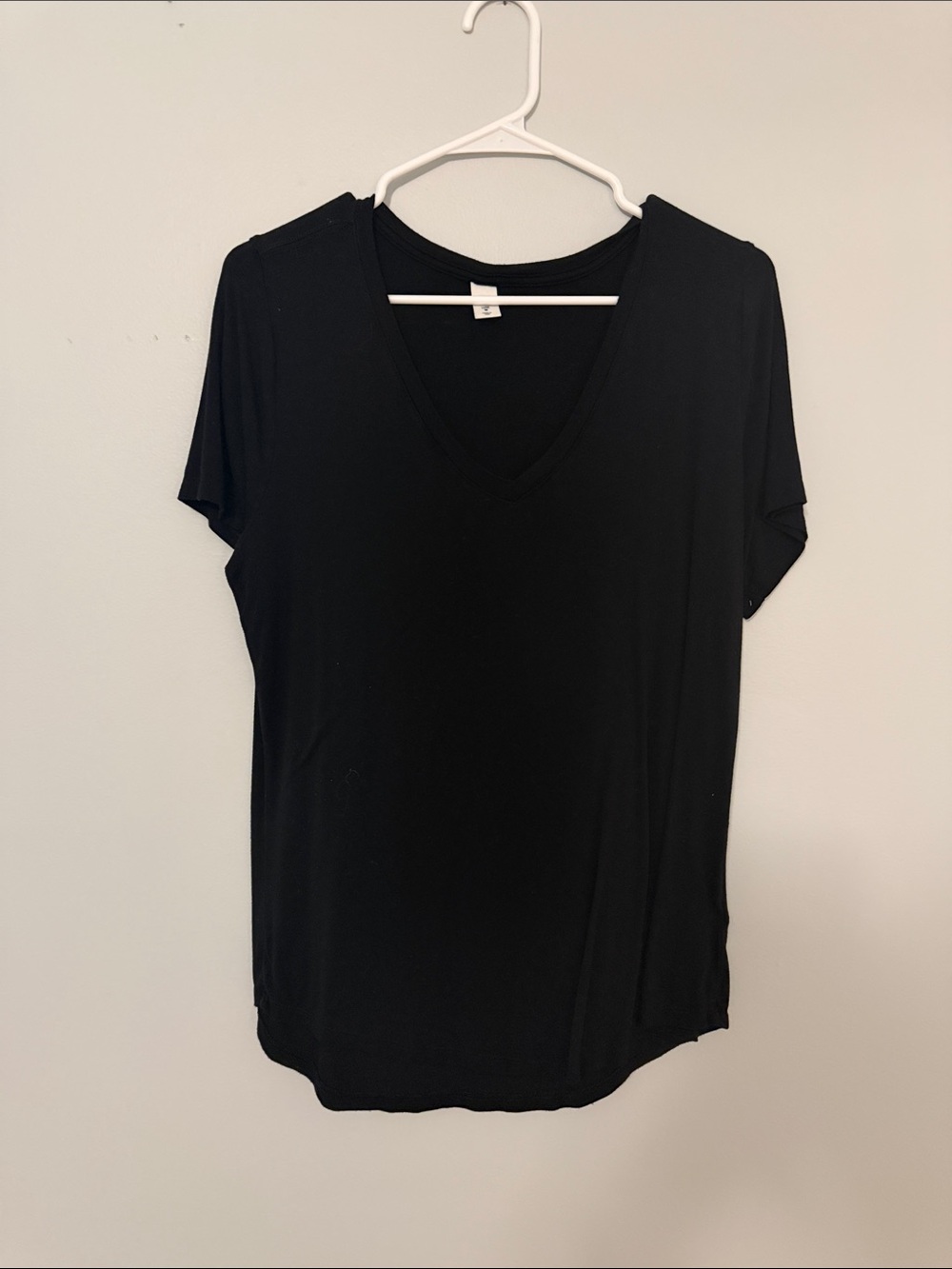 Old Navy Black V-Neck Short Sleeve Tee